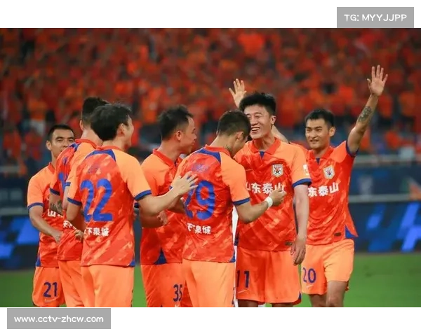 “超级大礼”助泰山连胜,亚泰门将失误成转折点 “超级大礼”助泰山连胜,亚泰门将失误成转折点